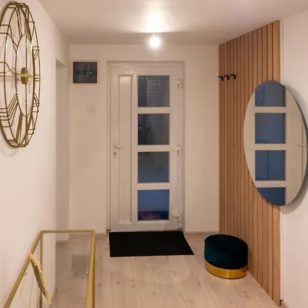 Luna Ap 1 Apartment